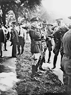 Anacostia: General Douglas MacArthur with his staff ?
