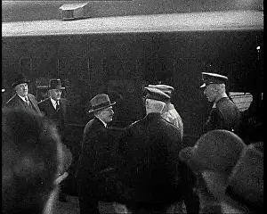 Macarthur: General Douglas MacArthur Talking to People in Australia