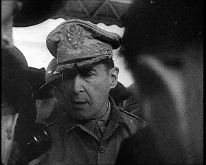 Macarthur: General Douglas MacArthur Talking to People in Australia