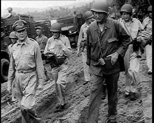 Macarthur: General Douglas MacArthur Walking With American