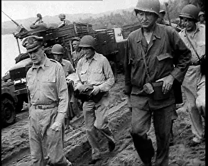 Macarthur: General Douglas MacArthur Walking With American