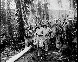 Macarthur: General Douglas MacArthur Walking With American