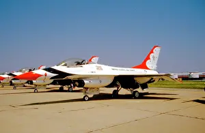 Thunderbird: General Dynamics F-16A Fighting Falcon Thunderbird 2
