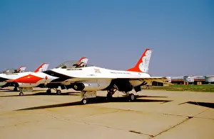 Thunderbird: General Dynamics F-16A Fighting Falcon Thunderbird 5