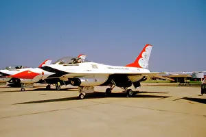 General Dynamics F-16A Fighting Falcon Thunderbird 6