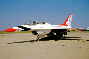 Thunderbird: General Dynamics F-16A Fighting Falcon Thunderbird 8