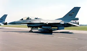 Waddington: General Dynamics F-16B Fighting Falcon 302