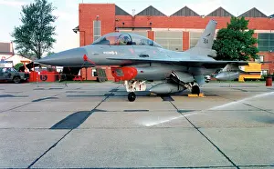 Luftforsvaret: General Dynamics F-16B Fighting Falcon 304