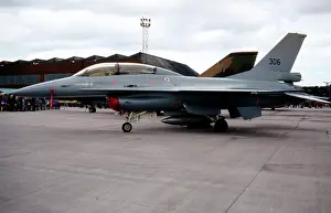 Luftforsvaret: General Dynamics F-16B Fighting Falcon 306