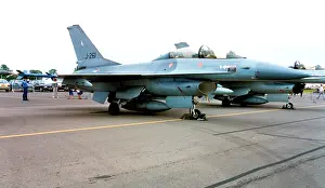 Koninklijke: General Dynamics F-16B Fighting Falcon J-261