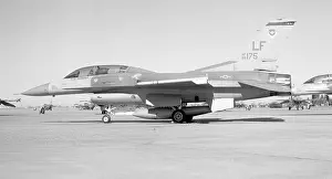 Collapsed: General Dynamics F-16D Fighting Falcon 89-2175