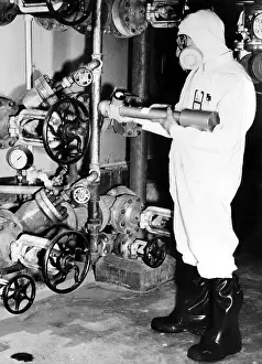 Richland: General Electric worker with a portable ?