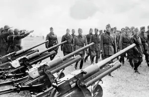 Inspect: General Enzo Galbiati, with the chief of staff