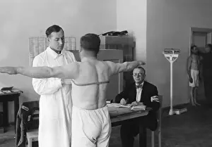Housed: General examination of soldiers, 1940