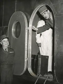 Four Engine: General De Gaulle leaves for Washington at the