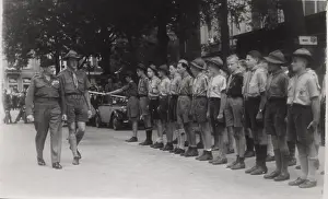 Monty: General Montgomery inspecting scouts, Amsterdam