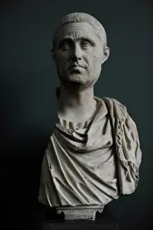 Ranking: The General Officer Arrius Justus. 300 A.C. Marble. Carlsber