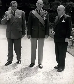 Honneur: General Ridgway, President Auriol, Prime Minister Laniel