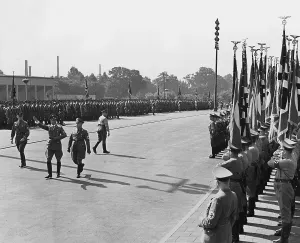 Deutschlandhalle: General roll call in front of the Deutschlandhalle