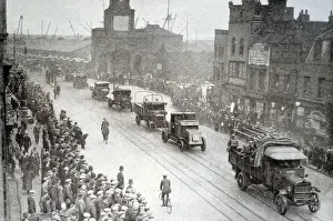 Nineteen: During the general strike of 1926, London crowds
