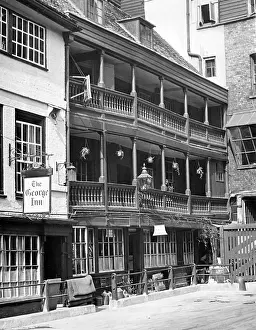 Galleried: GEORGE INN, SOUTHWARK