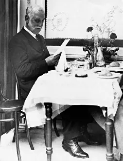 Dines: GEORGE LANSBURY DINES
