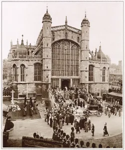 Aug22: George V funeral - arrival at St. George's