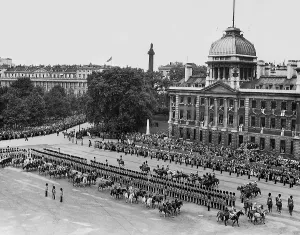 Sentries: George VI during the Trooping the Colour ceremony, 1937