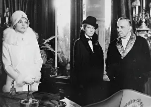 Hasse: The German actress Hildegard Knef (center) during