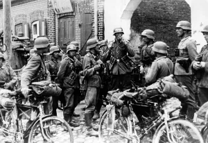 Ncos: German advance guard during a lull on the Eastern Front