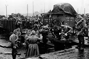 Divisions: A German airship division departs for the front, 1915