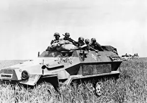 Aisne: German armoured car on the Aisne, 1940