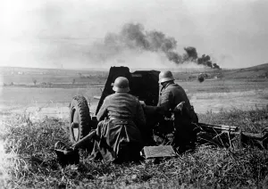 Rises: German artillery on the Eastern front, May 1942