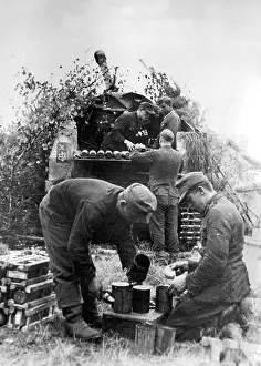 Cartridges: German artillery in a firing position on the Eastern Front
