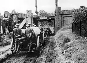 Benelux: German artillery on the march in the Netherlands, 1940