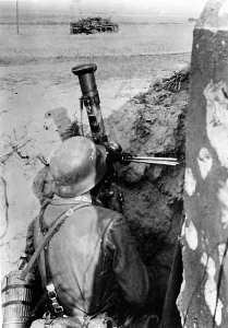Proceeding: German assault gun proceeding against bunkers on the Eastern