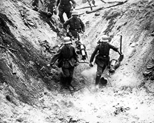 Arras: German assault troop with its machine gun, 1918