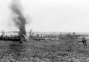 Enough: German attack troops cross through enemy fire, 1918