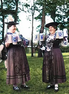 Buxom: GERMAN BAR MAIDS
