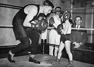 Neusel: The German Boxer Walter Neusel boxing