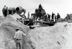 Fastening: German civilians construct border fortifications on the