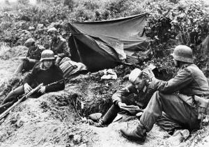 Schutze: German command post at the Terek, 1942