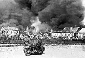Zitadelle: German dispatch rider observes clouds of smoke over Orel, 19