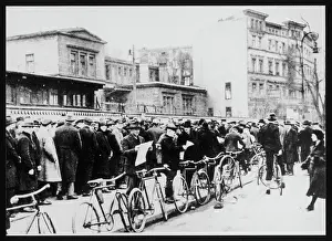 Dole: GERMAN DOLE QUEUES