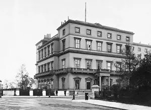 Carlton: The German Embassy in London, 1913