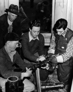 Emigrating: German emigrants as plumbers in Atlanta, 1939