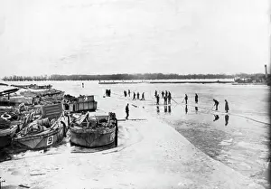 Braila: German engineers clear a passage through ice, 1918