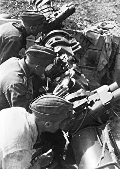Determine: German Flak soldiers at the Eastern Front, 1943
