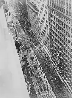 Ticker Tape: German flyers of the Bremen, receive a tickertape