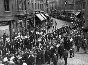 Oppeln: German funeral procession during the Polish uprising, 1921